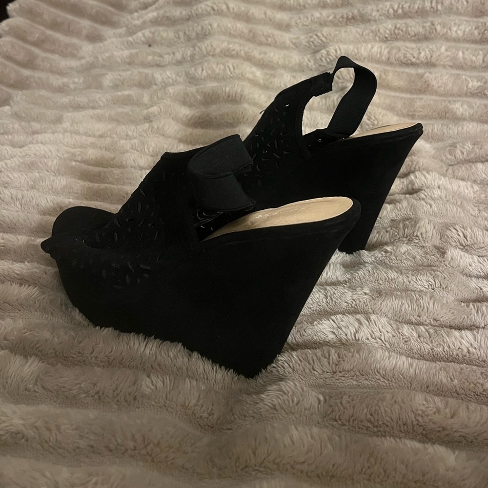 Chinese Laundry Peep Toe Wedges - Picture 2 of 7
